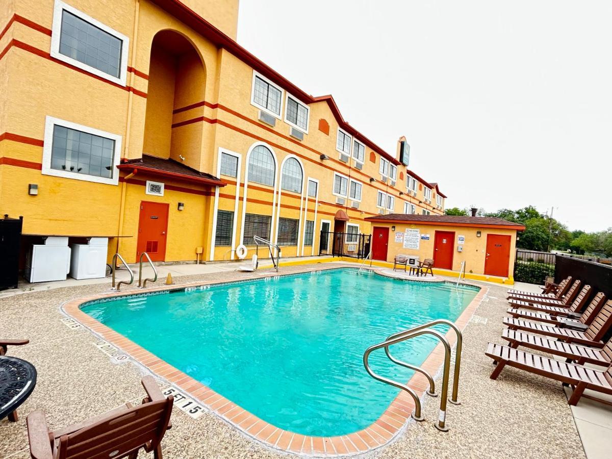 Quality Suites San Antonio Luaran gambar